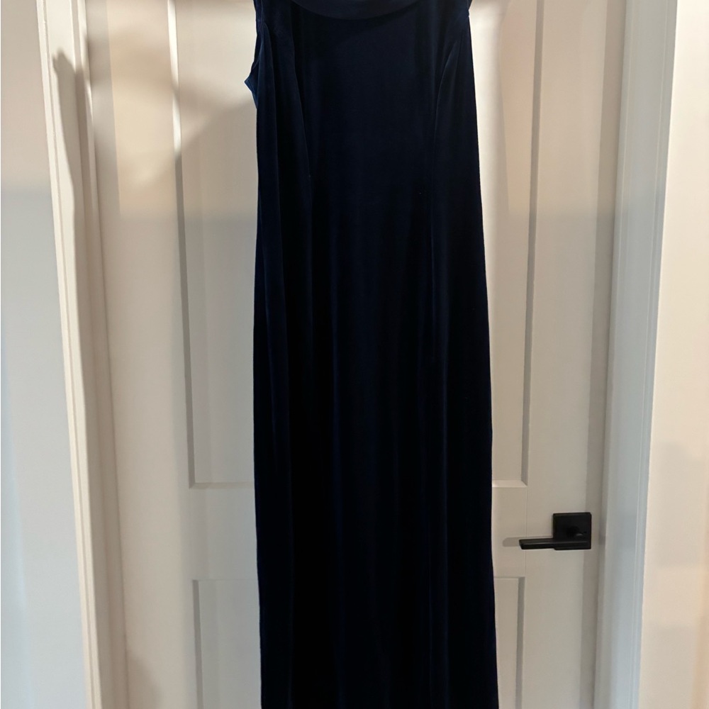 Elegant Navy Blue Sleeveless Dress